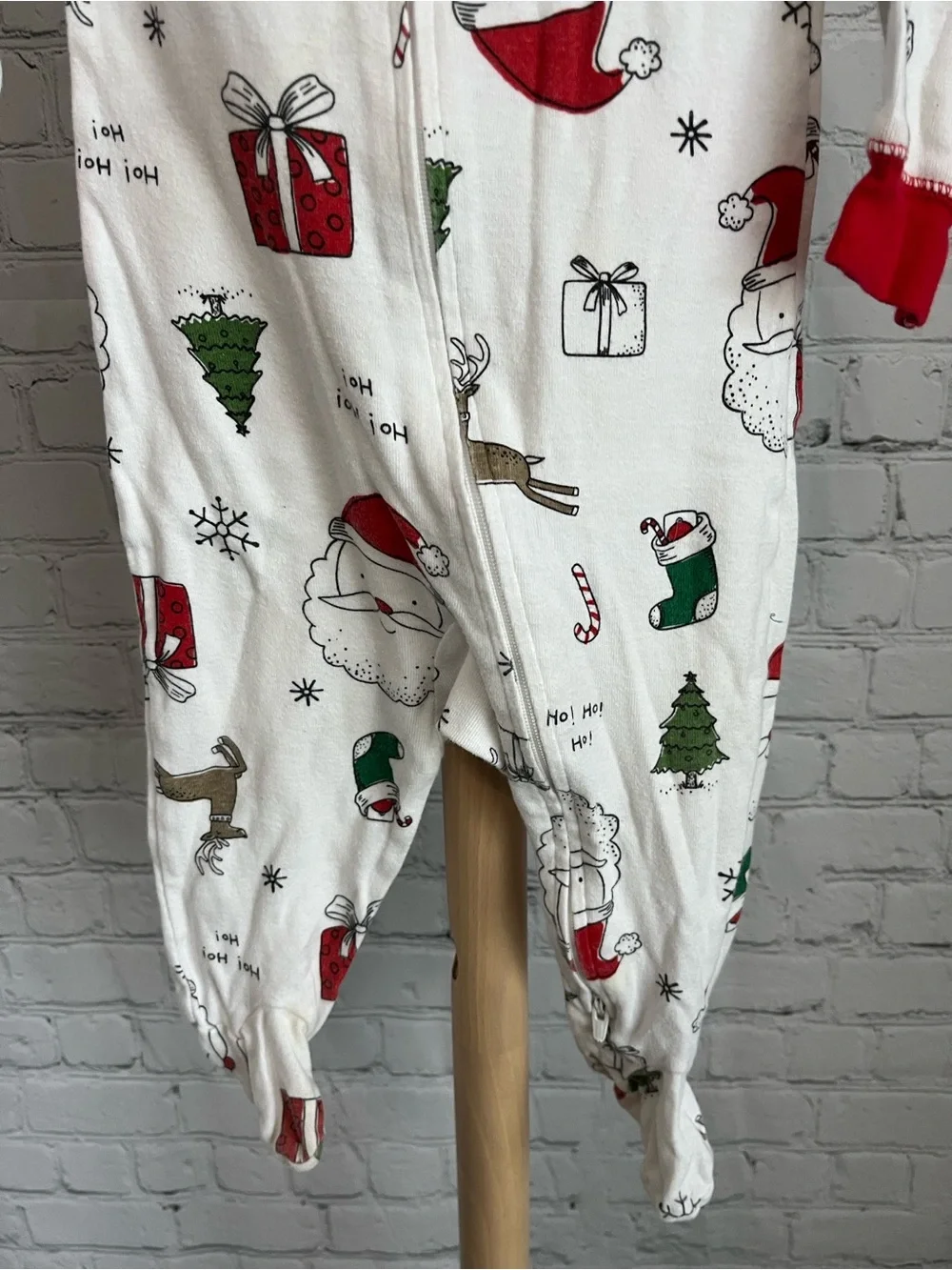 ⭐️⭐️PICK 5 / $20 Carter's White, Red & Green Holiday Santa Footed Sleeper